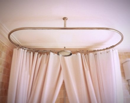 Choosing A Victorian Shower Curtain Rail