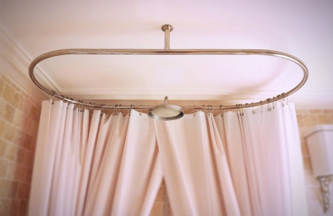 Choosing A Victorian Shower Curtain Rail