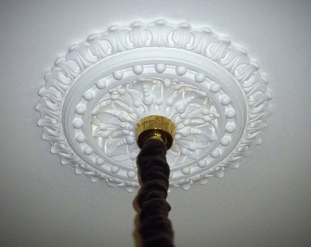 What’s the right size ceiling rose for my room?