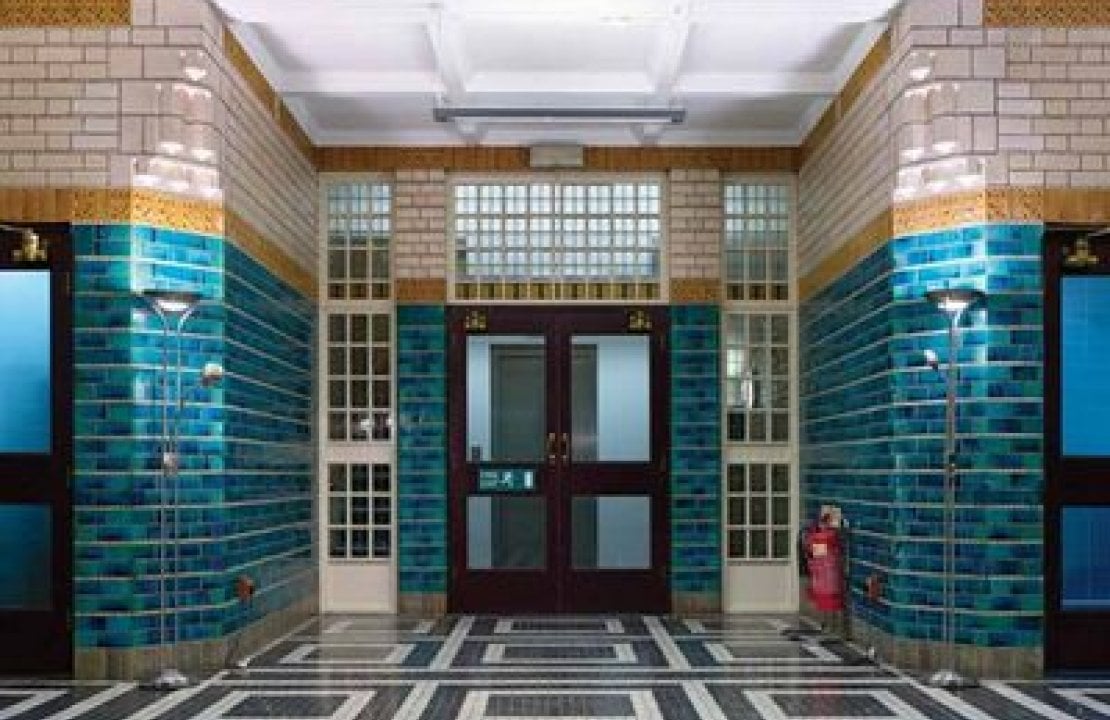 How to use glazed bricks